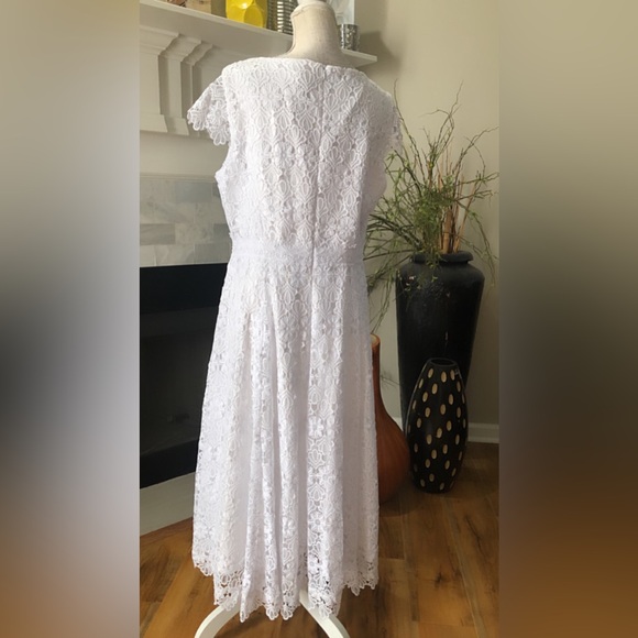White Lace Dress - Picture 4 of 6